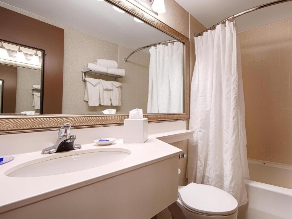 Best Western Plus Chelmsford Inn Экстерьер фото