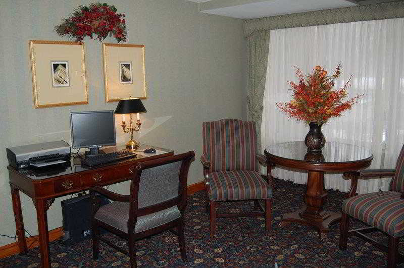 Best Western Plus Chelmsford Inn Экстерьер фото