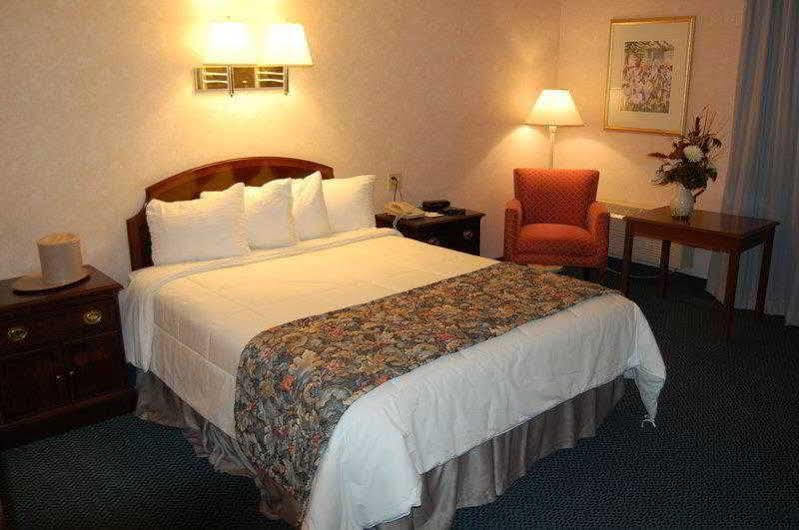 Best Western Plus Chelmsford Inn Экстерьер фото